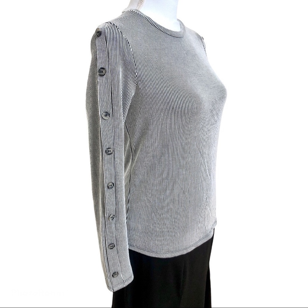 Button Detailed Top